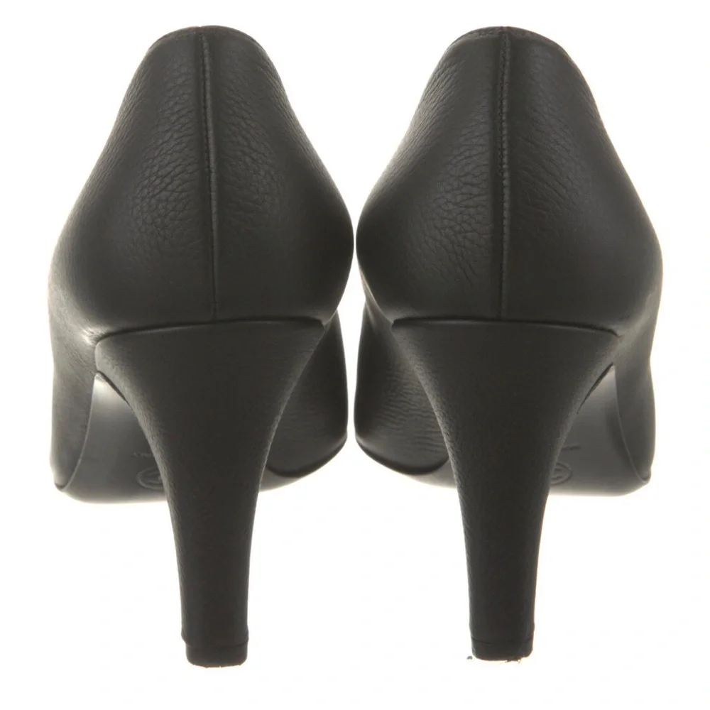 2019 Interlocking CC Logo Chanel Leather Pumps - Picture 5 of 13